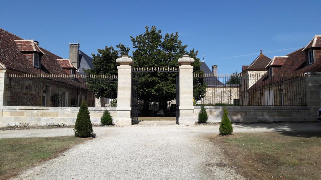 Domaine De La Rocque Bed & Breakfast Liorac-sur-Louyre Exterior photo