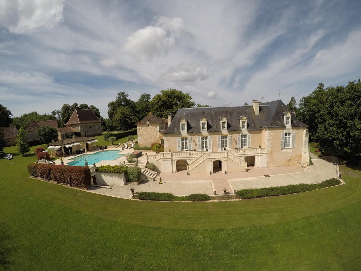 Domaine De La Rocque Bed & Breakfast Liorac-sur-Louyre Exterior photo